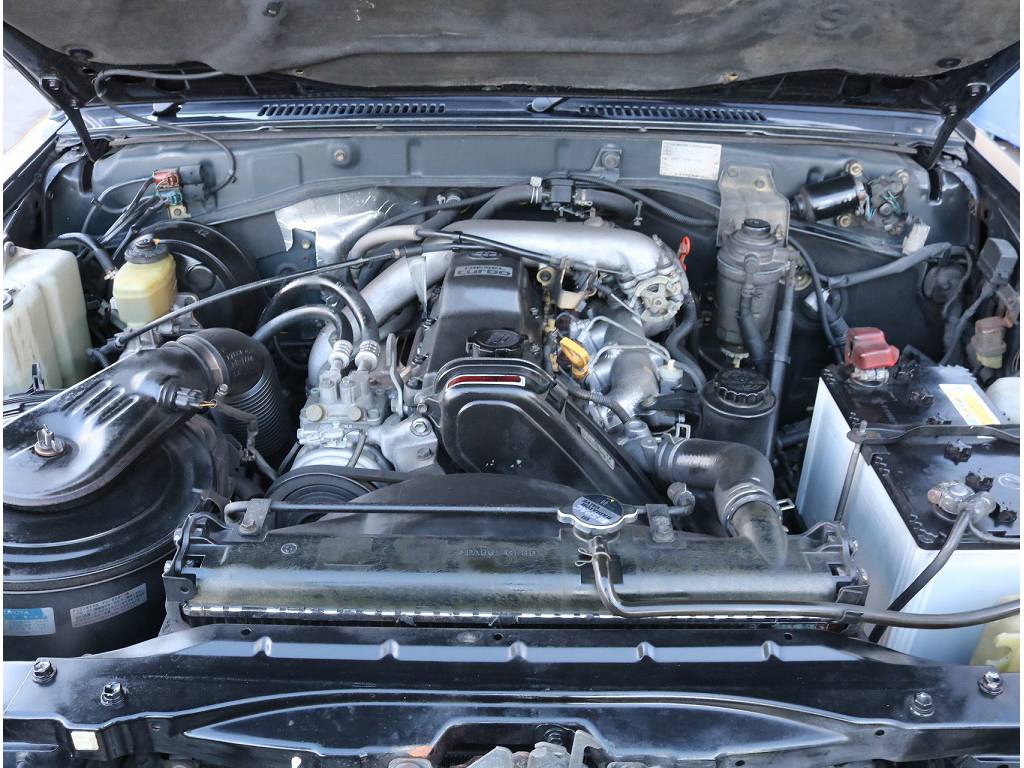 耐久性に優れた３．０Lディーゼルターボエンジンです♪頼もしい相棒になってくれますよ！