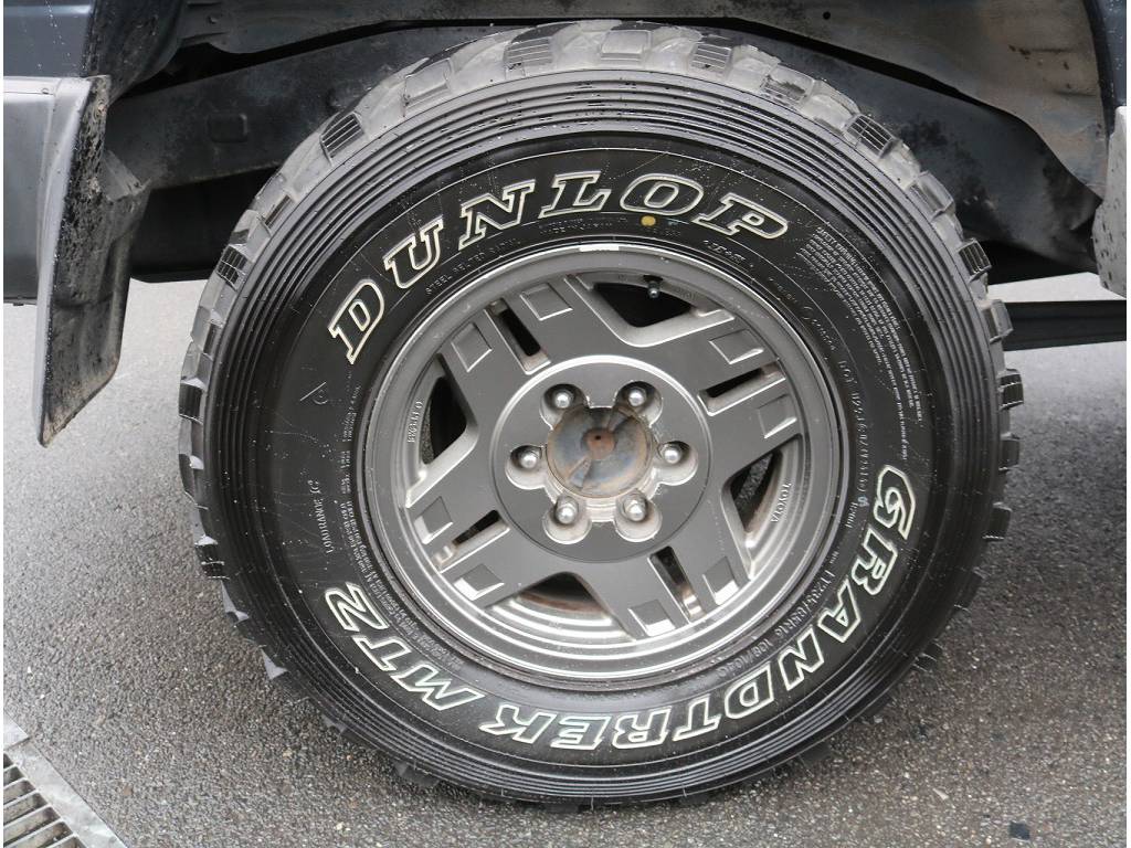 純正ナロー用１６インチアルミを車体同色へと塗装済です！