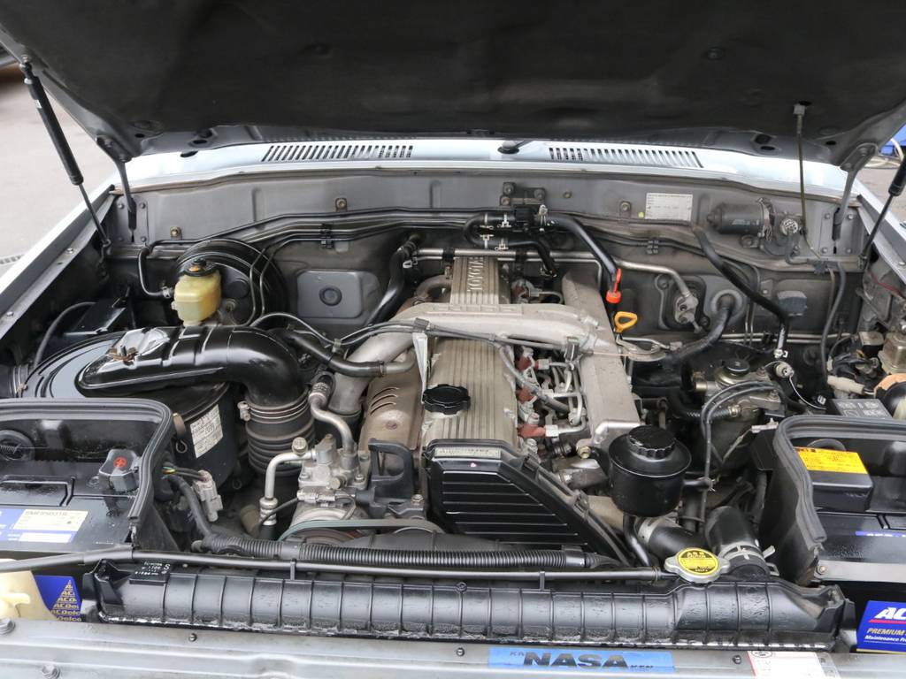 4200CCの強力なパワーを叩き出す面白い車両です
