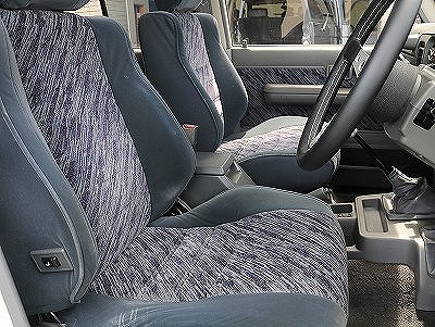 運転席助手席シートのコンディションも良好です！末永くお乗り頂ける車輛となっております。