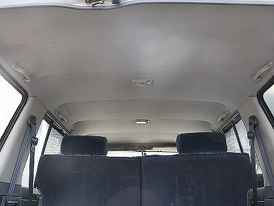 最近ではキャンプが流行りになっており、キャンプシーンにおいて７８プラドは非常にマッチしますよ！