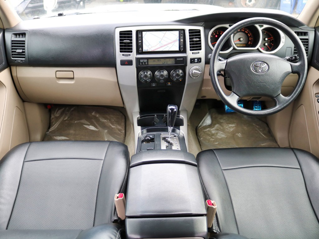 割れが起こりやすいダッシュボードですが状態はかなり良いです♪