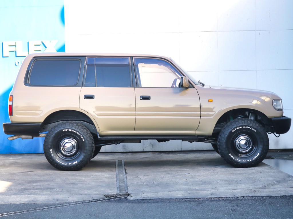 ユーザー買取ならではのカスタムや欲しい装備が網羅されたお車です！！一から全てのカスタムを行うと高額なところが、車輛代に含まれておりますのでお勧めです♪