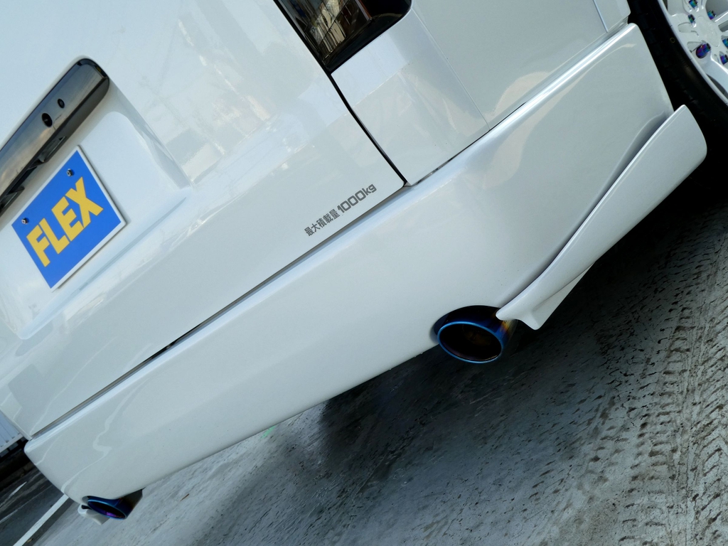 ４１５ＣＯＢＲＡ　ヒートルージュマフラーカッターＷ出しリアバンパースポイラーがリアビューを引き締めます！！