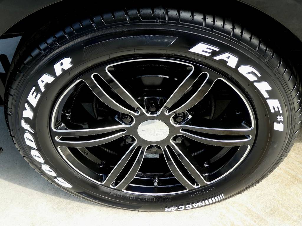 ４１５ＣＯＢＲＡ　ＢＸ１７インチアルミ　ナスカーホワイトレタータイヤをインストール！！