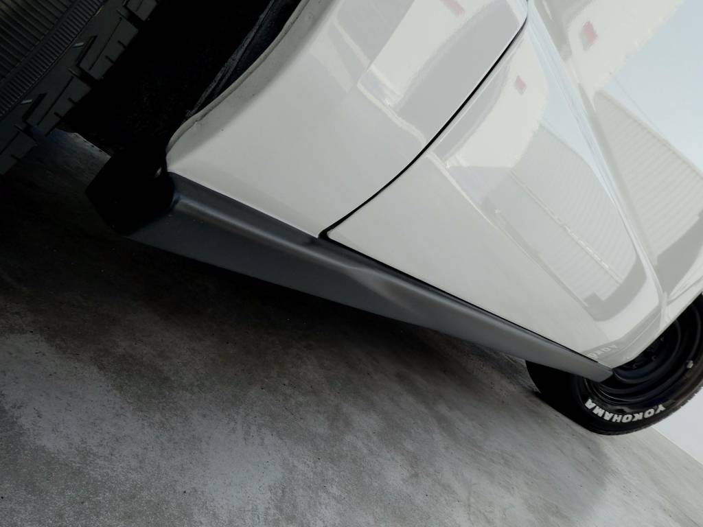 サイドスポイラーも統一のマッドブラック！！