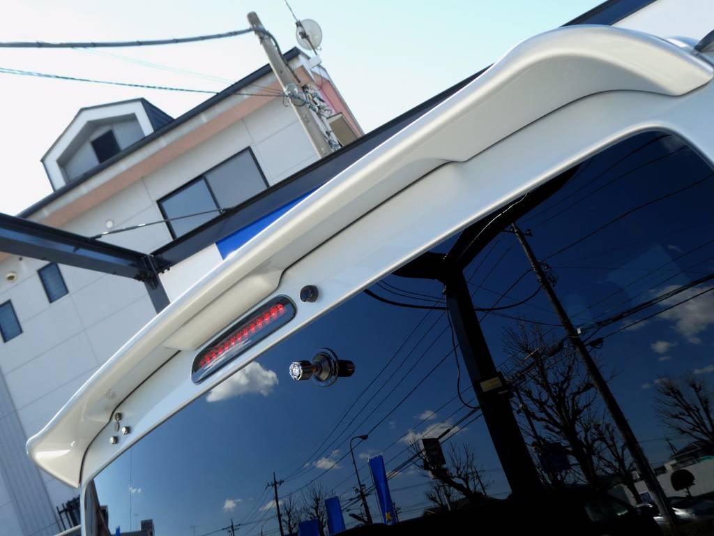 モデリスタフロントスポイラー　さりげなくハイマウントランプも変更ずみ