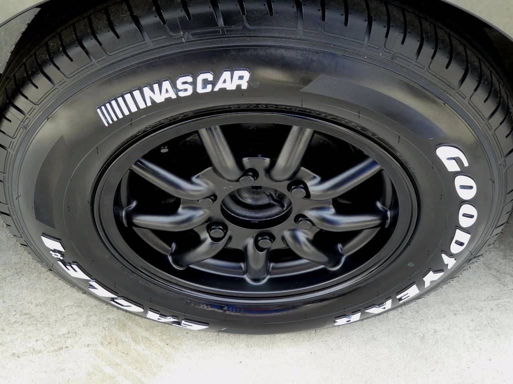ＭＣ９　１５インチアルミ　ナスカーホワイトレタータイヤをインストール！車検対応ですよ☆彡