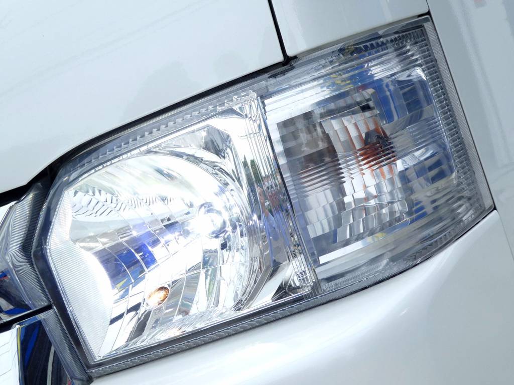 ＨＩＤヘッドライト装備で夜道も安心です！！