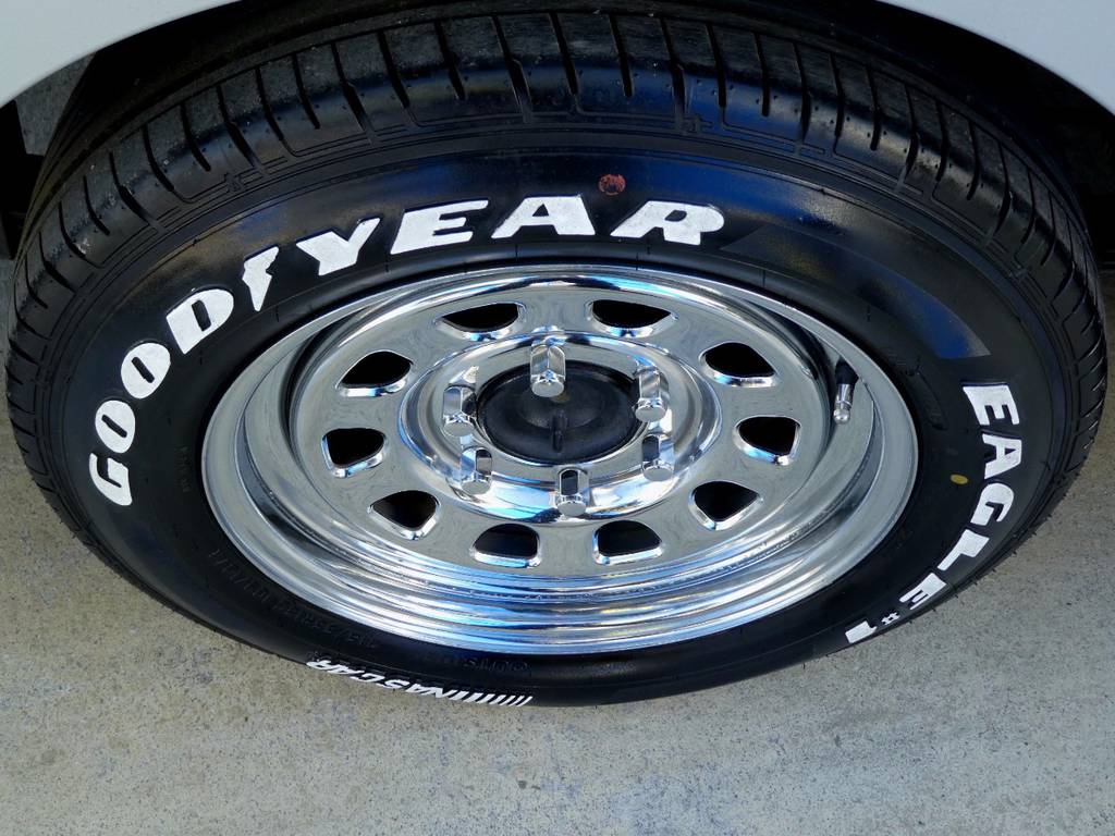 デイトナメッキ１６インチホイール　ナスカーホワイトレタータイヤをセット！！