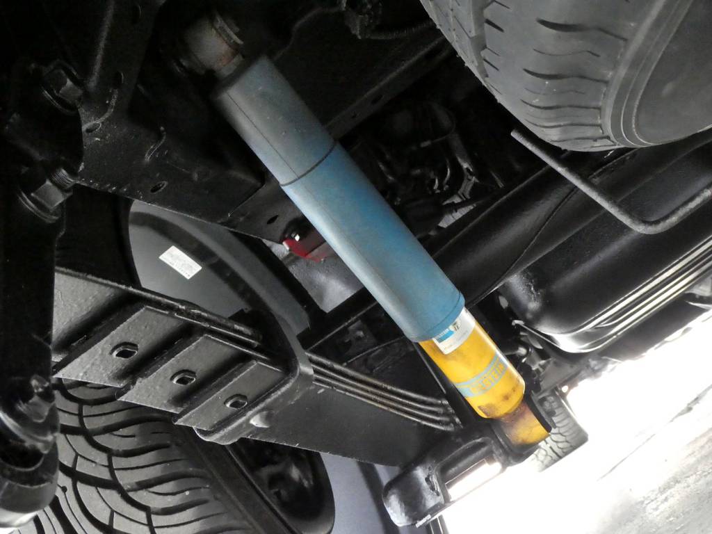 ビルシュタイン製ショックアブソーバーで路面追従性能アップ！！