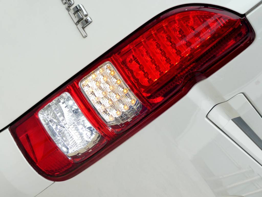 ＬＥＤテールランプは見る者を魅了します！！
