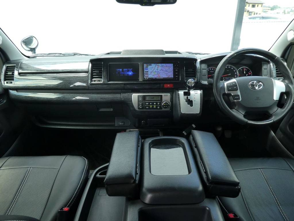 インテリアのカスタムも満載ですよ！！