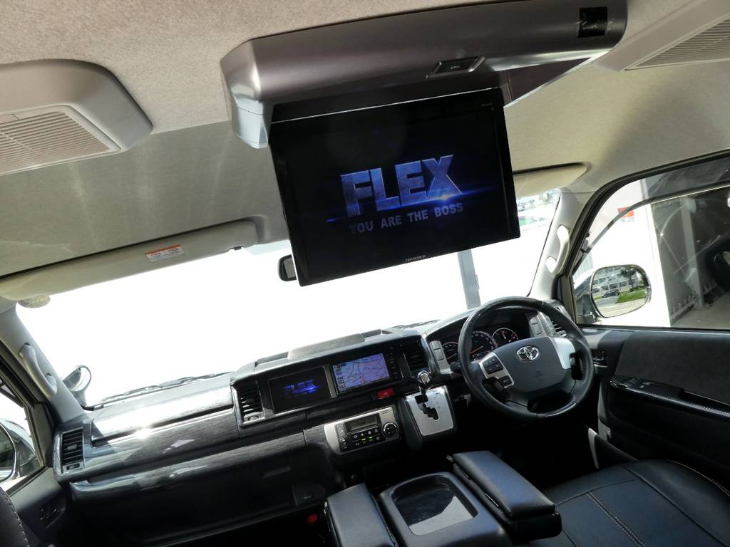 フリップダウンモニター配備で後席のかたもお楽しみいただけます！！