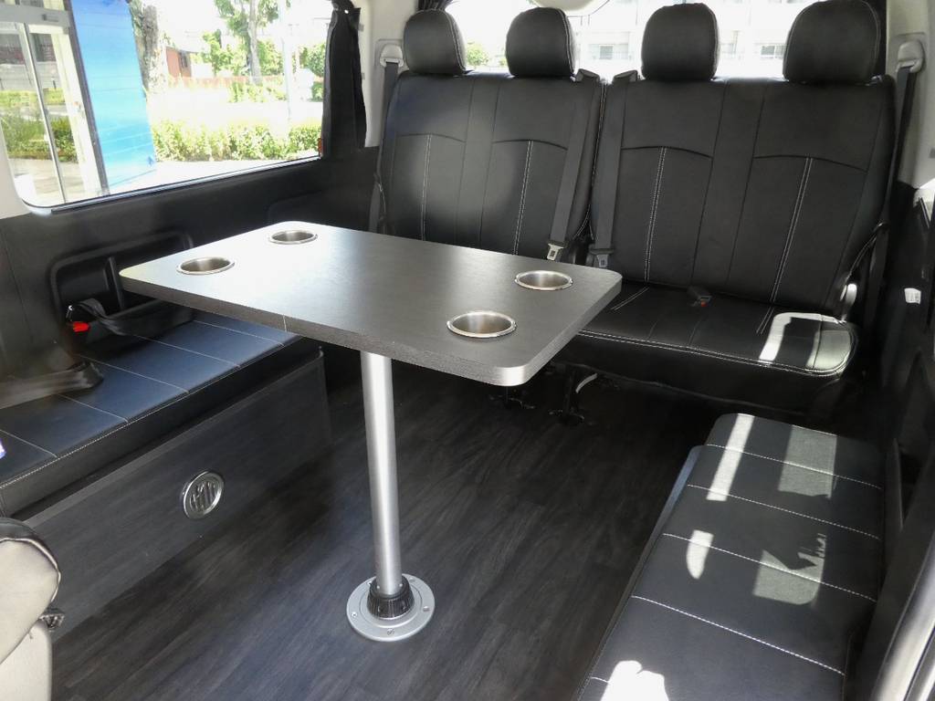 テーブルを囲んでご家族で団欒をお楽しみいただけます！！