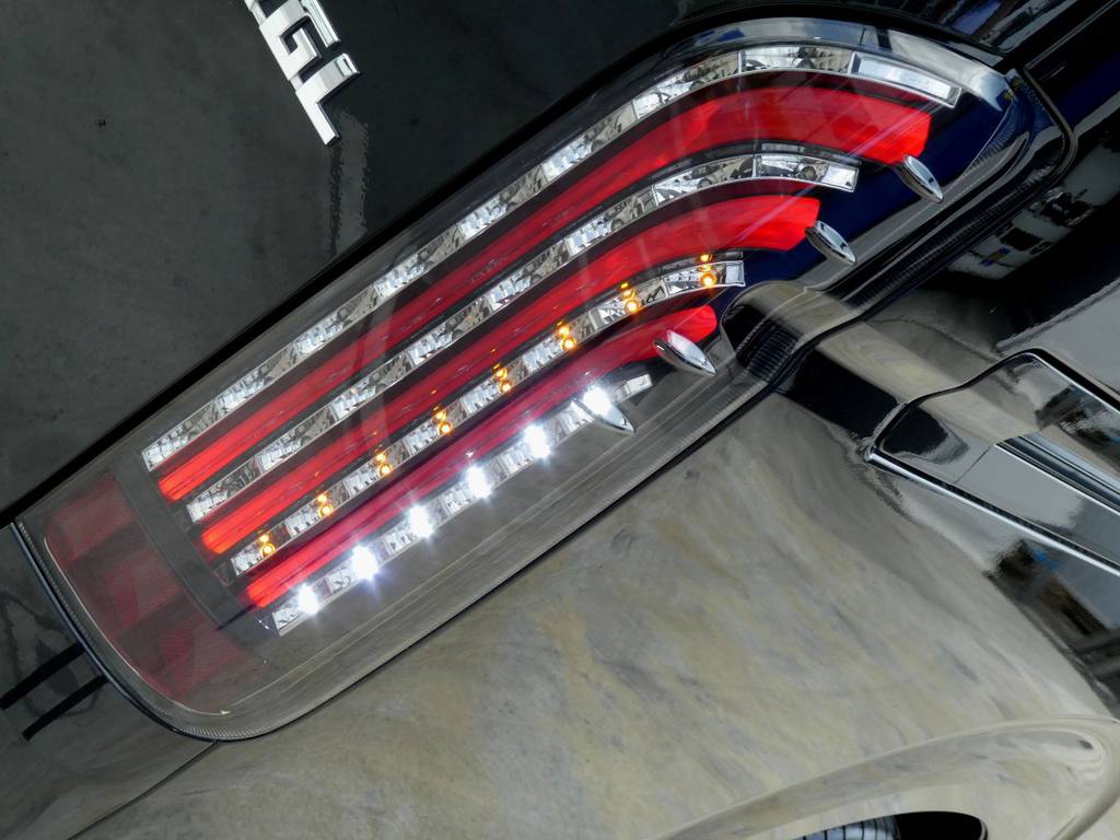 ＦＬＥＸオリジナル煌きレッドＬＥＤテールをセット！！