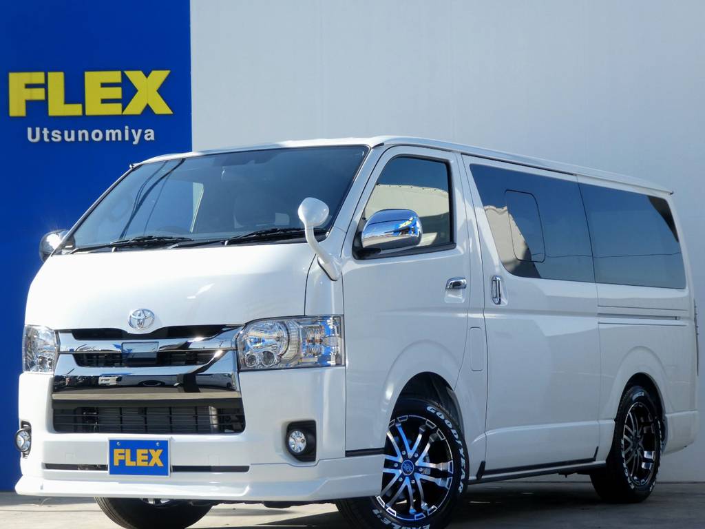 新車　ハイエース　ダークプライムⅡ　ディーゼルターボ４ＷＤ　床張りカスタムが入庫しましたよ！！
