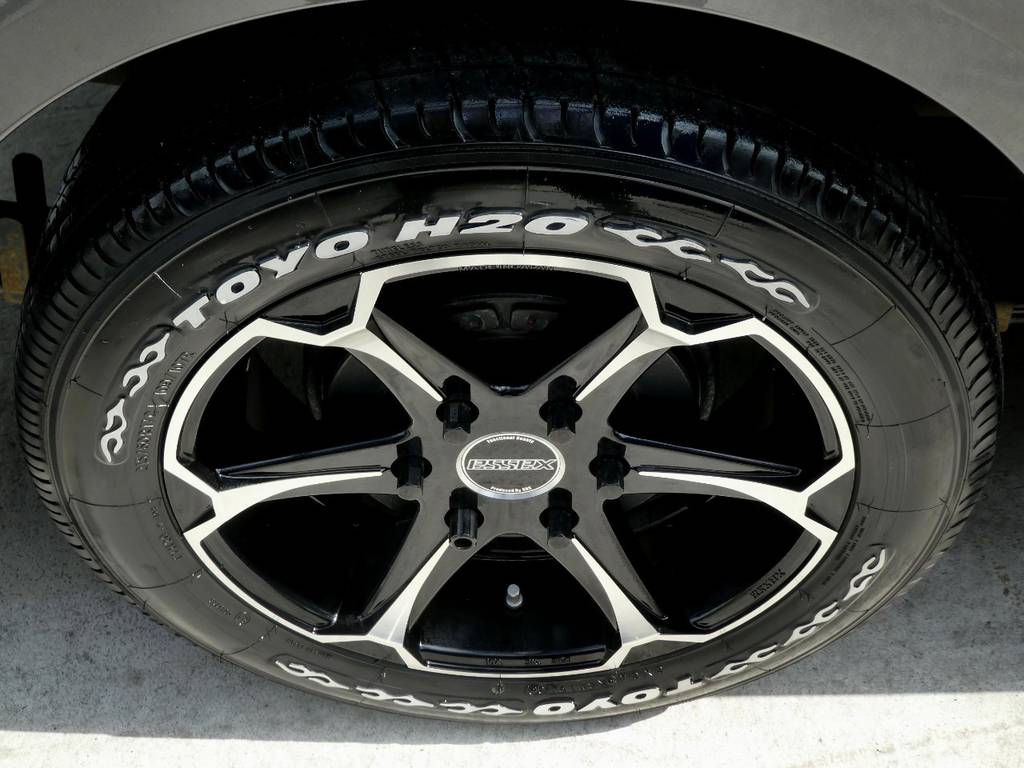 ＥＳＳＥＸ　ＥＪ１７アルミ　トーヨーＨ２０ホワイトレタータイヤをセット！！