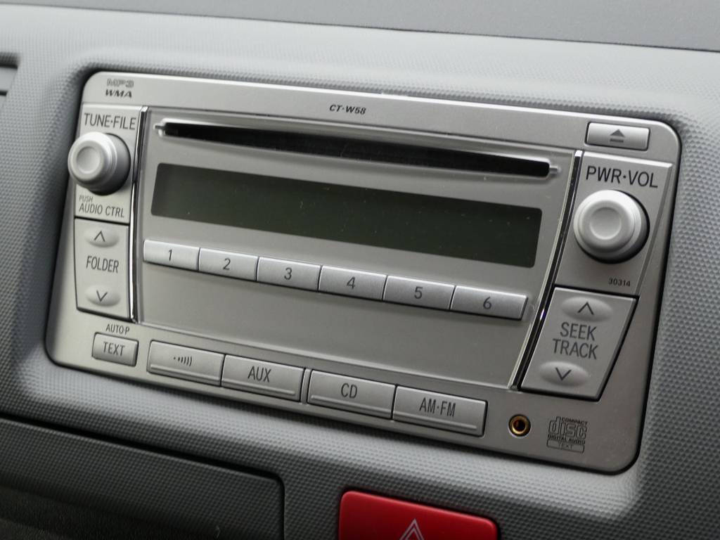 純正ＣＤ配備！ナビのお取り扱いも可能ですよ！！