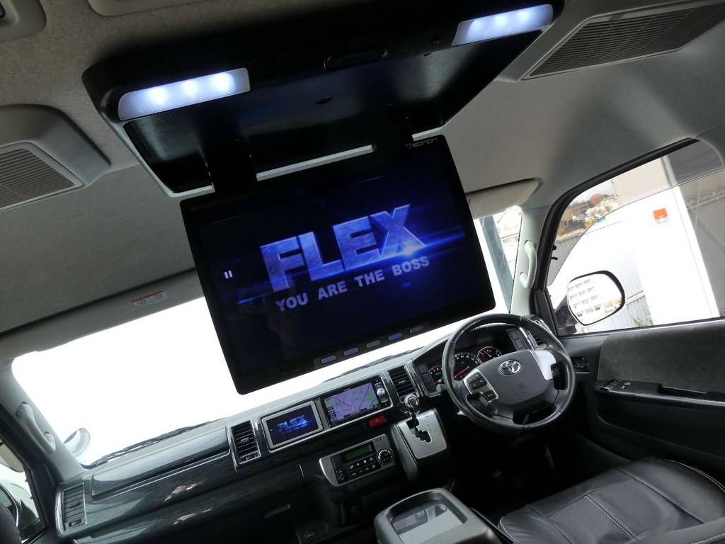 フリップダウンモニター完備で後席のかたもお楽しみいただけます！！