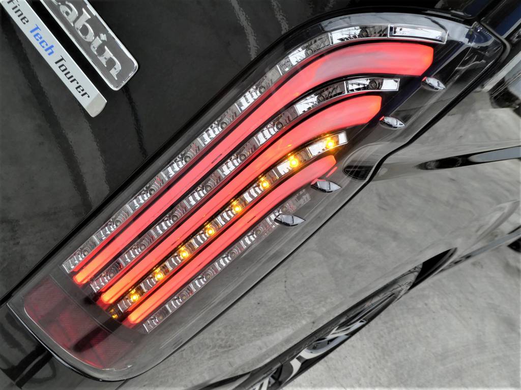 煌き黒ＬＥＤテールランプをインストール！！