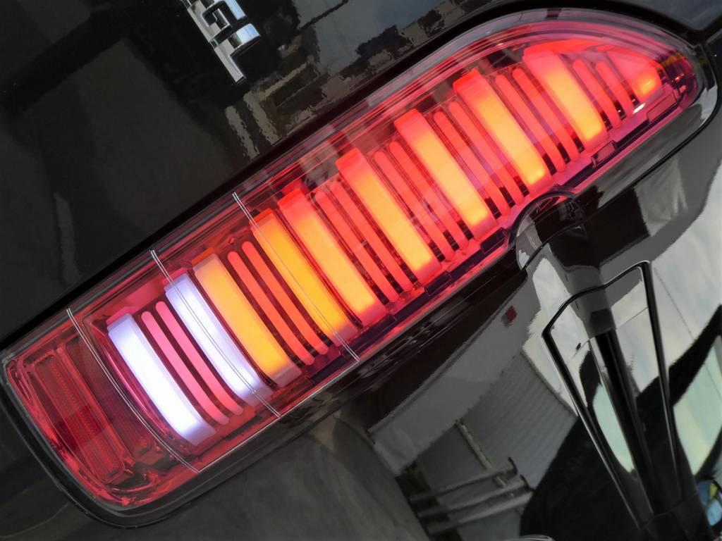 フルＬＥＤテールは見るものを魅了します！！
