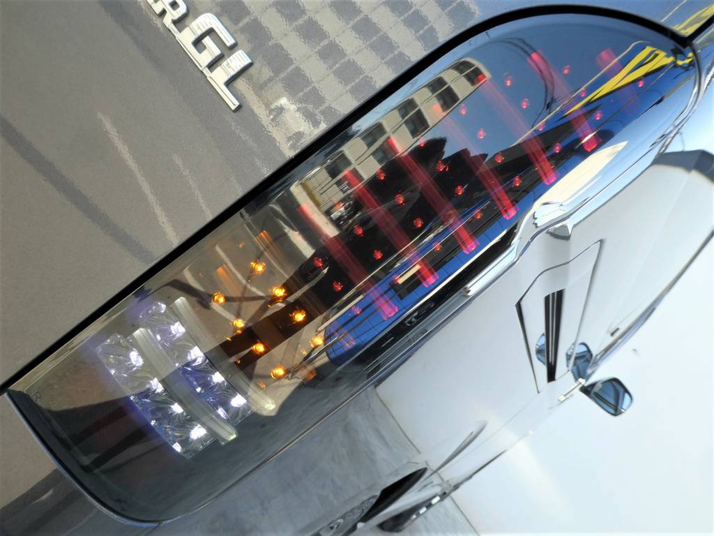 ブラックフルＬＥＤテールランプは見る者を魅了します！