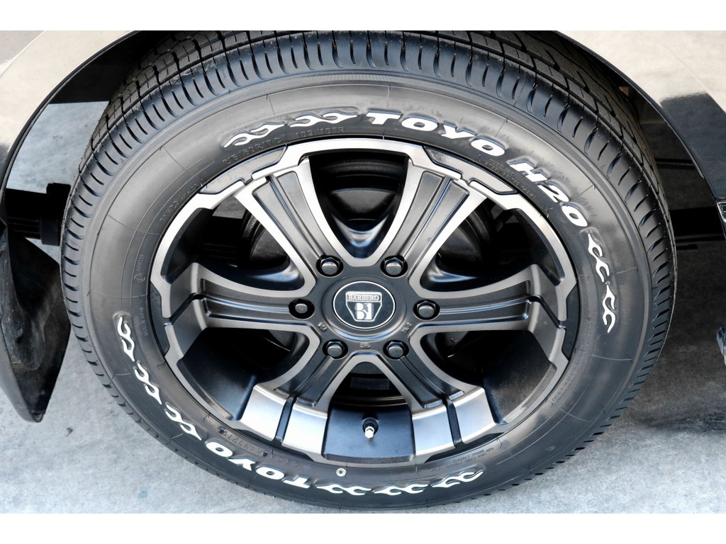 バルベロＷＤ１７インチ　ＴＯＹＯ　Ｈ２０インチホワイトレタータイヤをセット！！