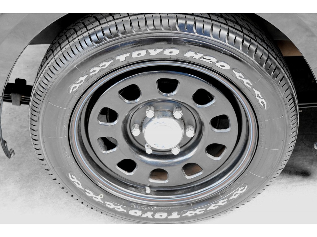 デイトナブラック　ＴＯＹＯ　Ｈ２０ホワイトレタータイヤをセット！！