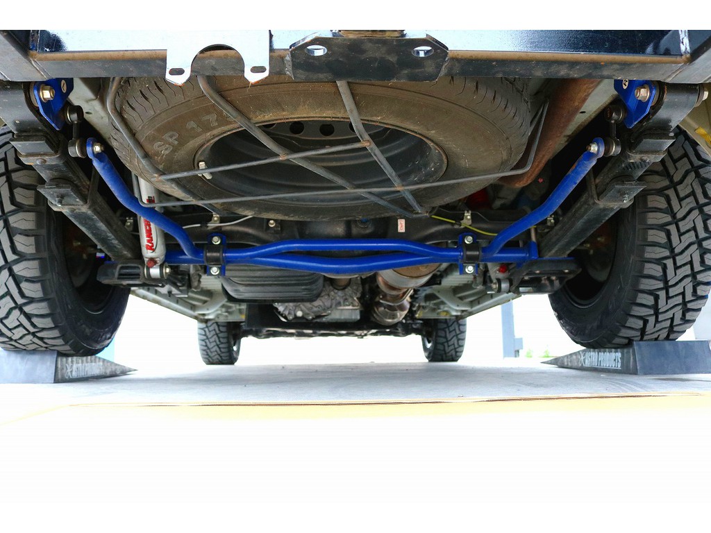 下廻りの状態も良好です☆彡　クスコ　スタビライザー＆ランチョ　ショックアブソーバーも装着済み！！