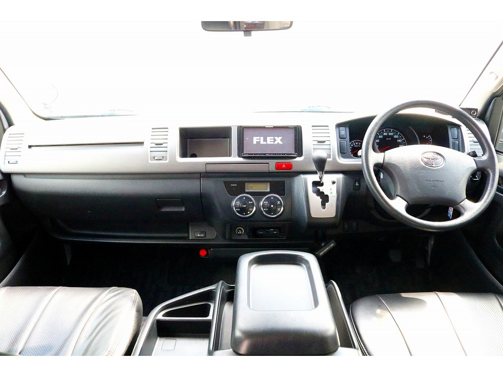 綺麗なキャビンが運転を楽しくさせます！！