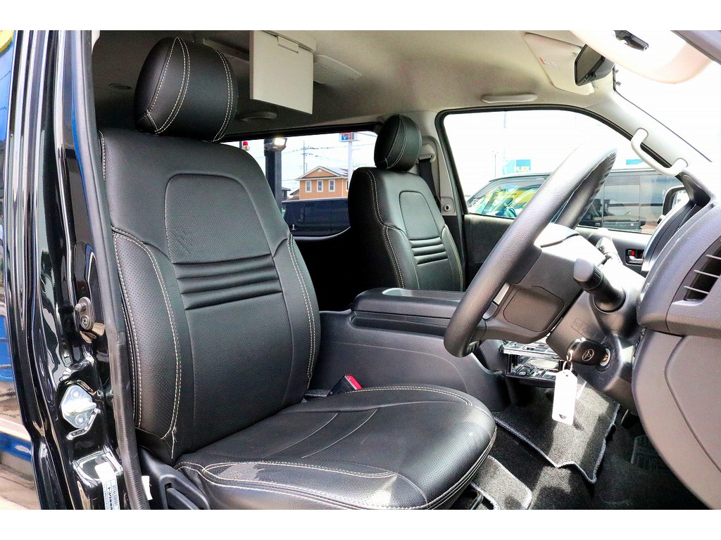 専用シートカバー装着済み！！