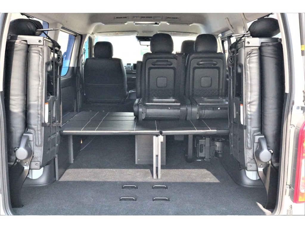 フロントスポイラー・フロントアンダーミラーボディー同色・純正バックフォグ付きテールランプ・リアビューカメラ