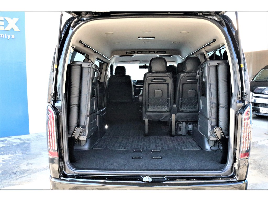 ４列目跳ね上げできます。荷物もたくさん積み込み可能