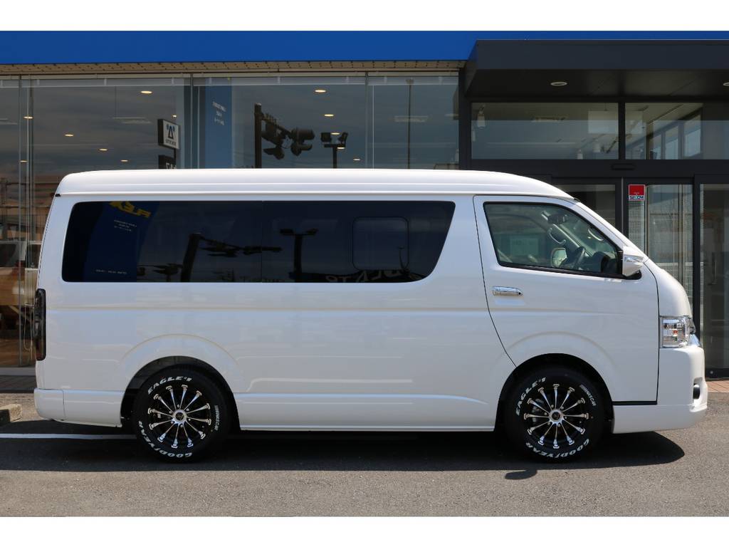 約４cmほど車高が下がりますので、２．１m制限の駐車場もギリギリ入れます！
