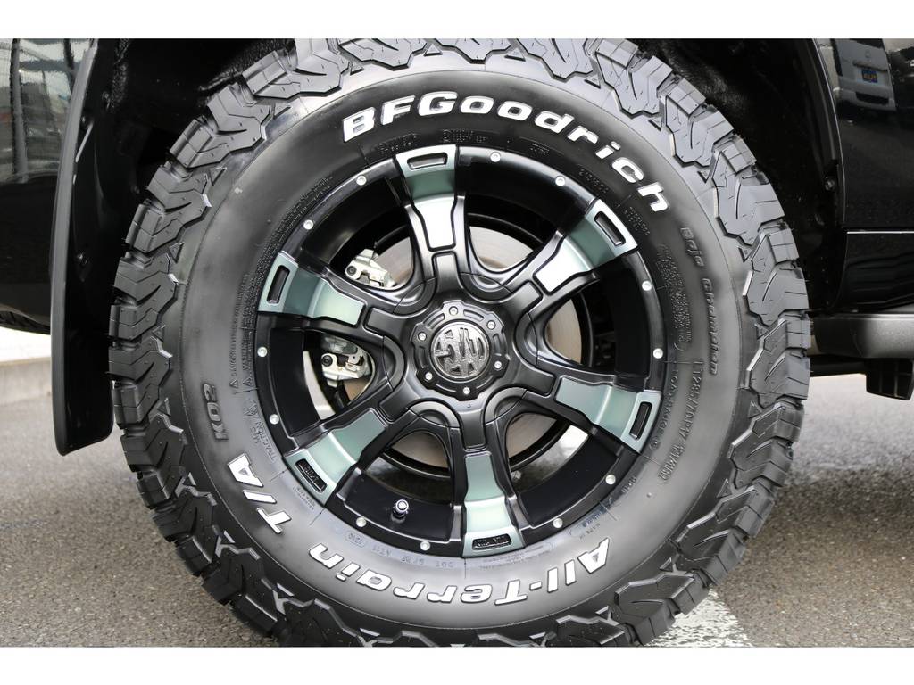 FLEXオリジナルカラーの新品MGバンパイア＆新品BFグッドリッチKO2 285/70R/17