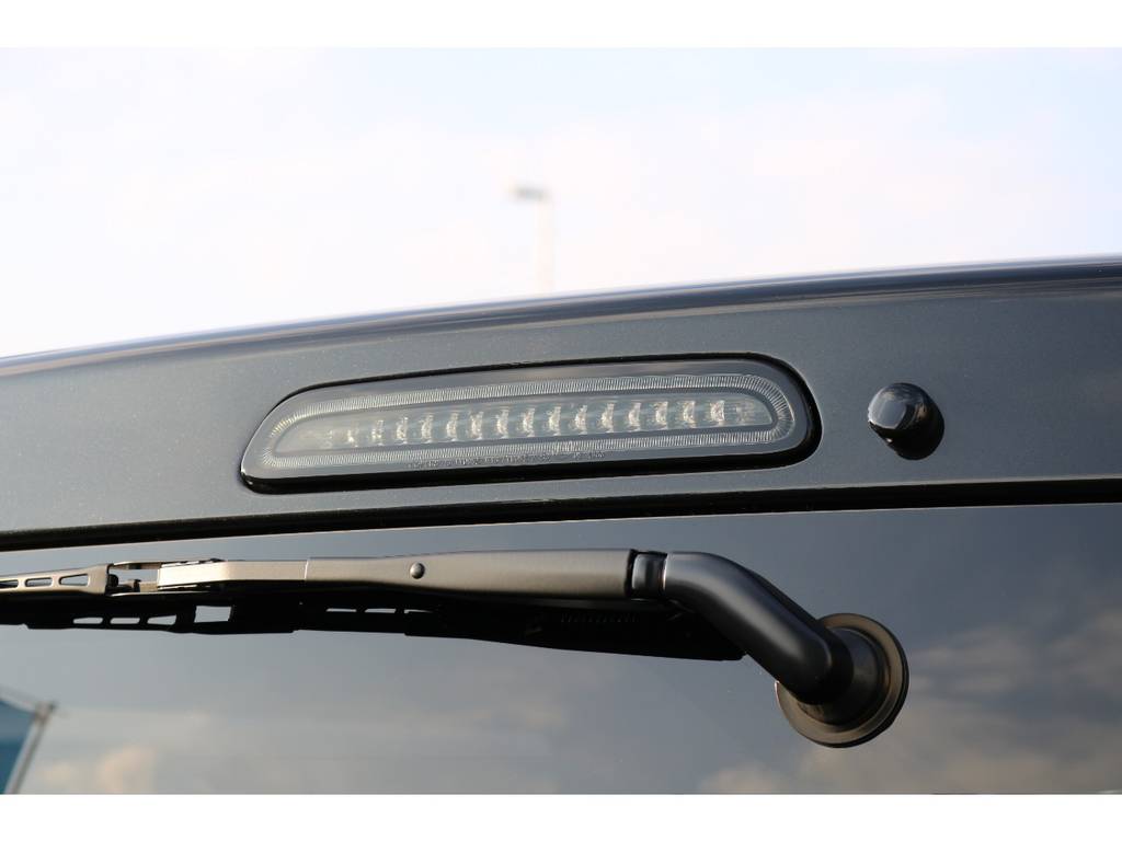 ＬＥＤハイマウントストップランプも装備！