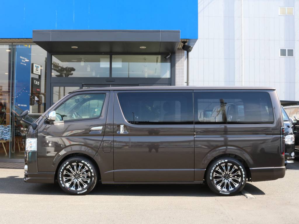 ハイエースの事なら厚木店へお問い合わせください。