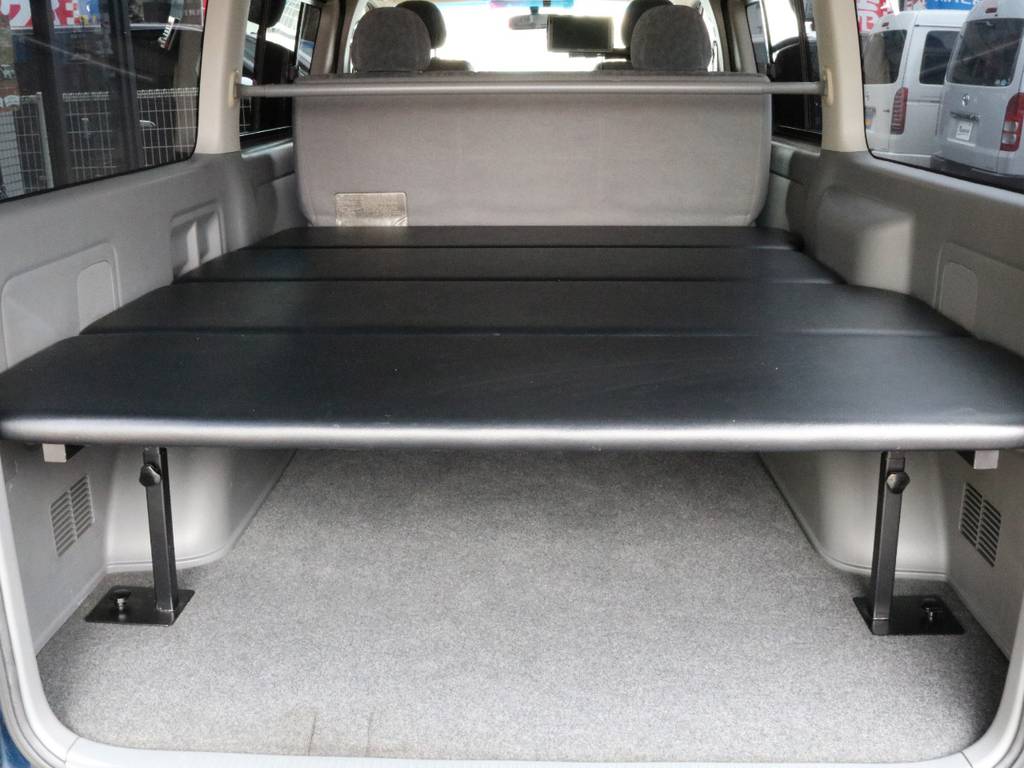 ベッドキット付きですので車中泊もできます!!