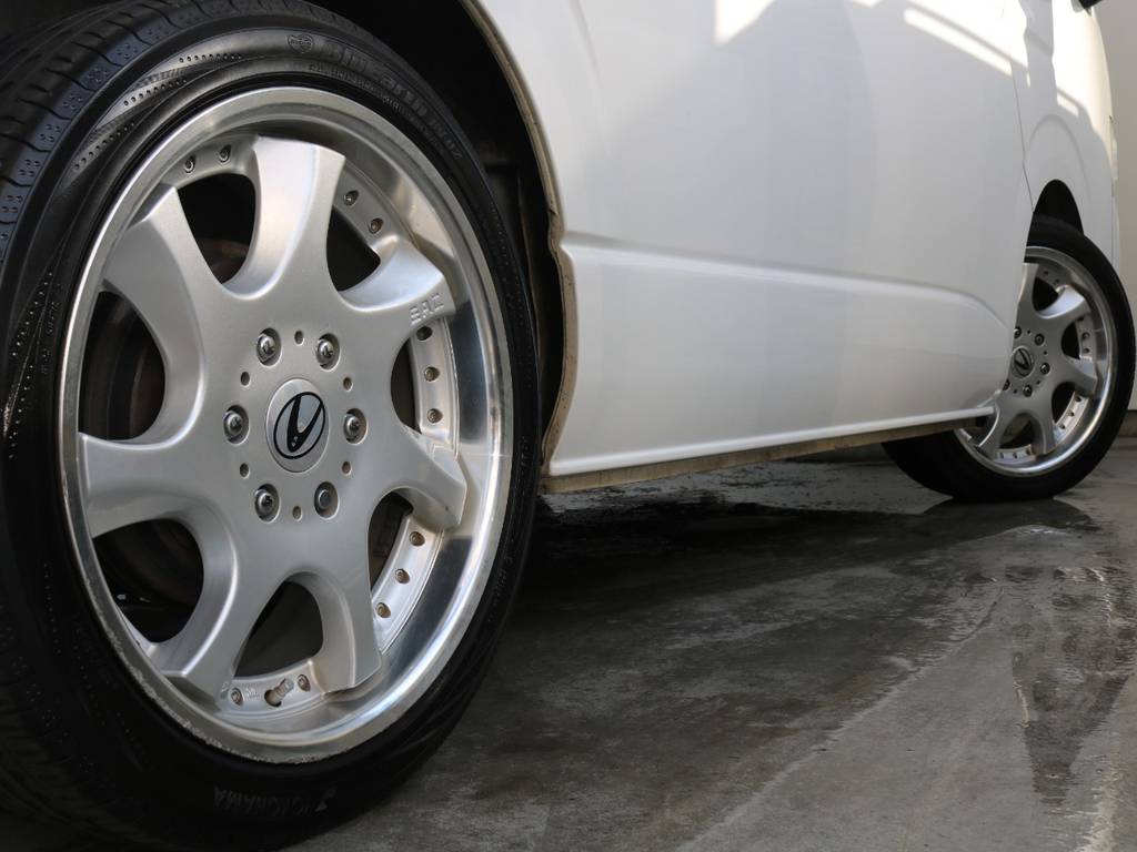 タイヤはYOKOHAMA225/45R19です!!