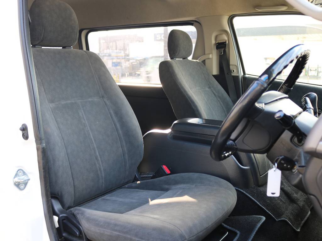運転席のドアを開けた状態です!!