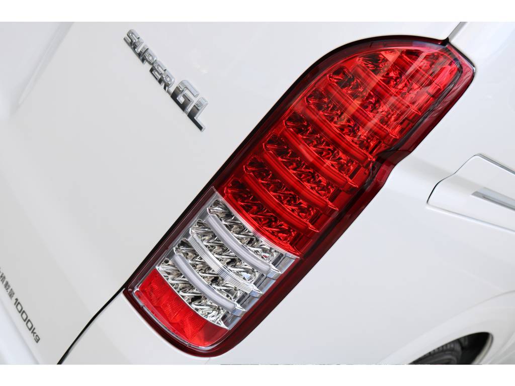 新品ヴァレンティ製ＬＥＤテールランプ！！