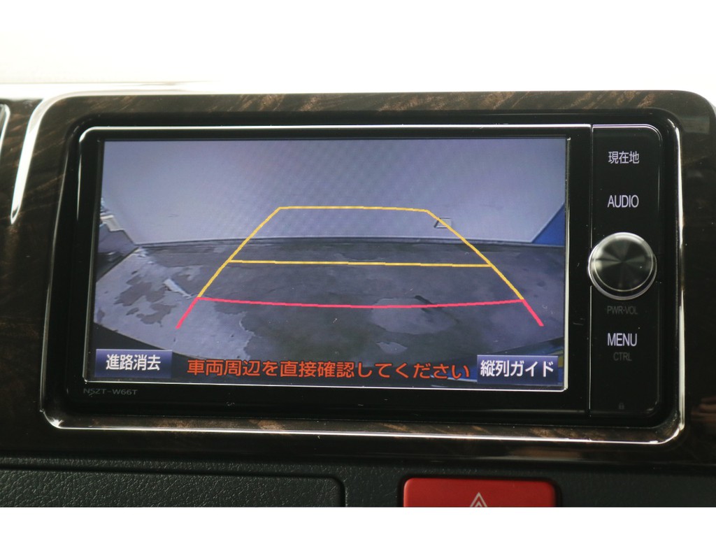 リアカメラと連動させたバックモニター！駐車時も後方確認して頂けます！