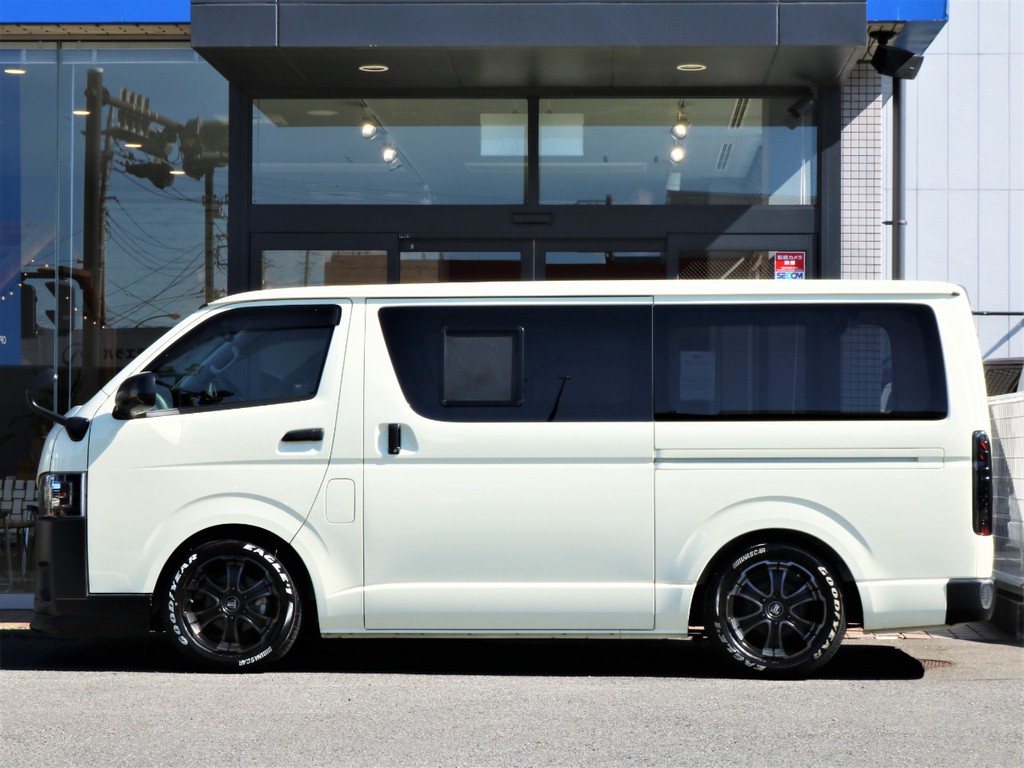 メーカオプション、オリジナルカスタム多数施された1台です！！