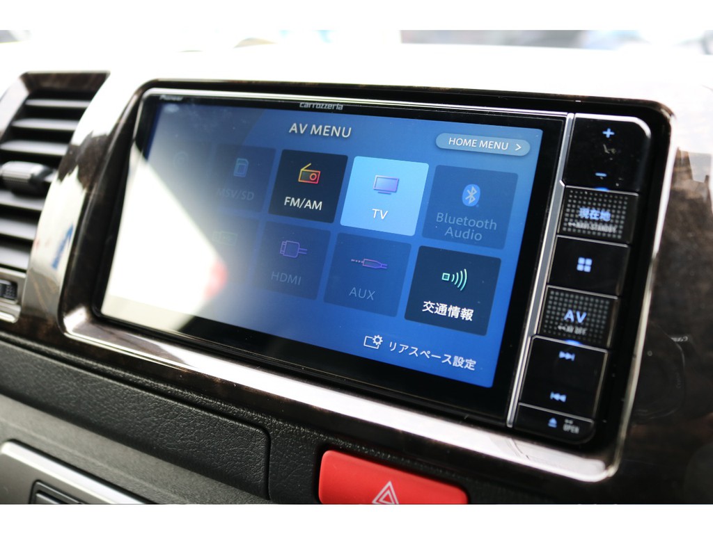 カロッツェリア製SDナビはBluetooth対応となっており、スマホと連動させることで音楽など楽しむことが出来ます！