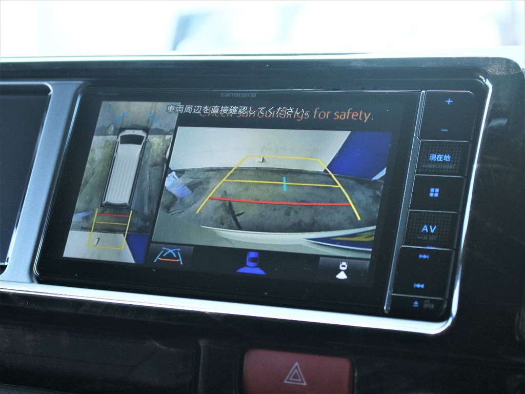 パノラミックビューモニター＆バックモニターが連動済みですので、駐車が不安な場所でも楽々です！