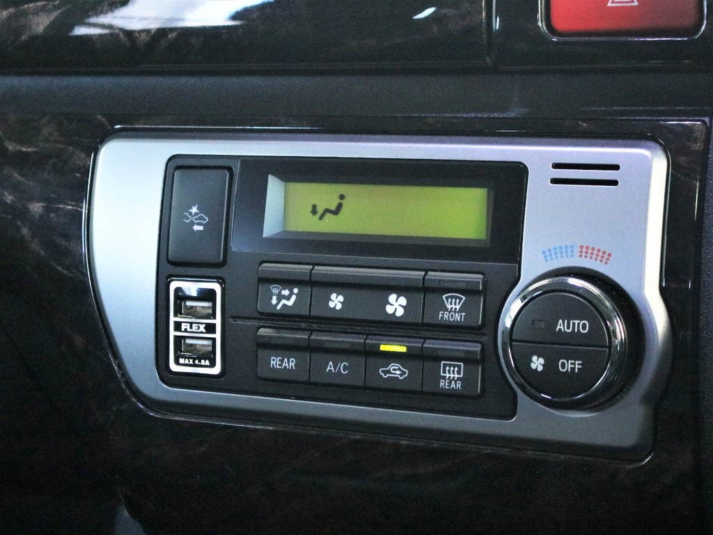 フレックス増設USB充電器が装備済みとなっております。