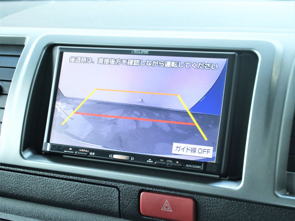 バックカメラ連動済みとなっております！駐車も簡単に行うことが出来ます！