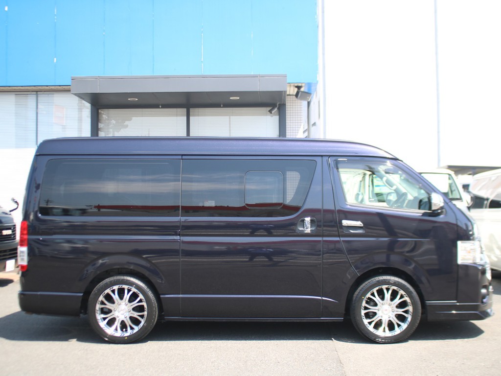 ローダウン施工済みの車両となりますので、乗り降りの際も楽々です。