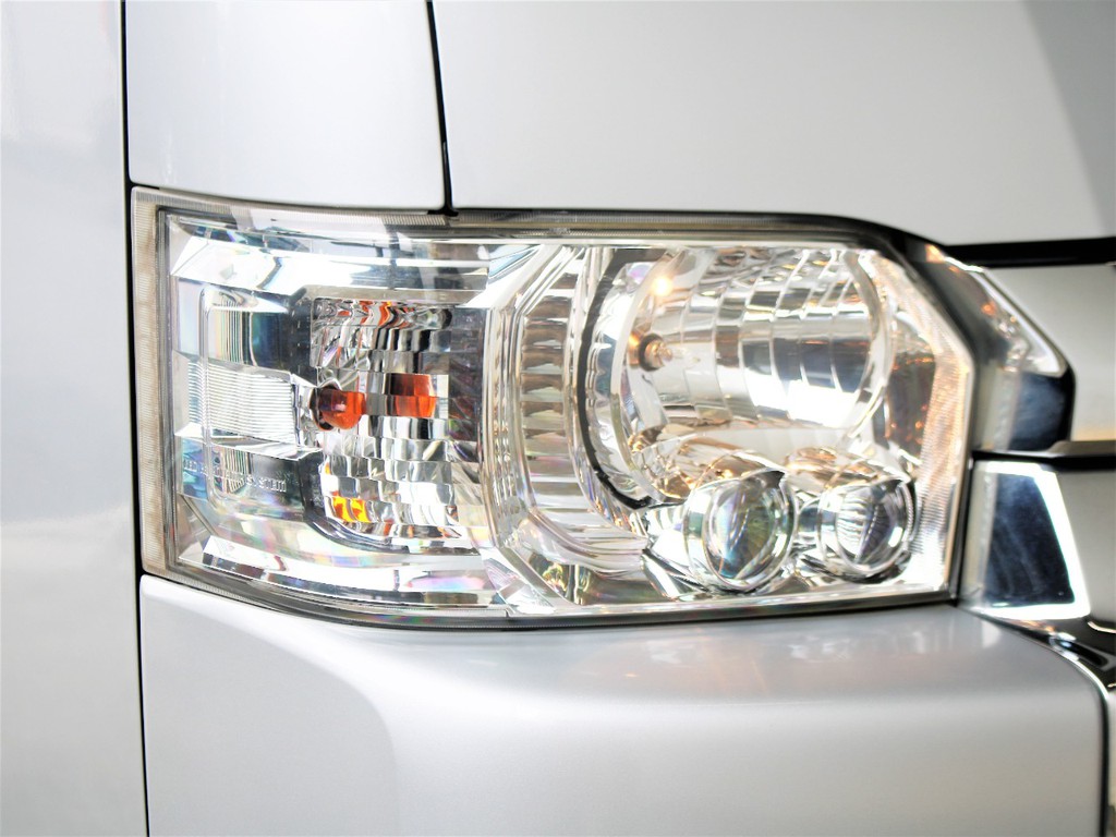 メーカーオプションのLEDライトを装備！